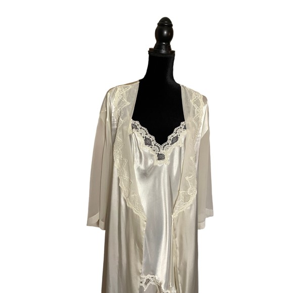 Vintage White Lace Trim Nightgown Set - Picture 3 of 11